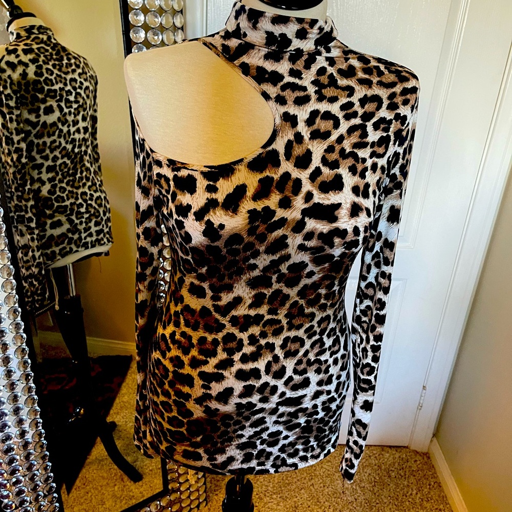 Sexy long sleeve leopard top
